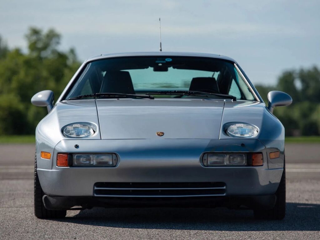 Porsche 928